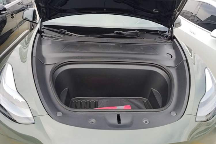 Used Tesla Model Y 2023 Rear-Wheel-Drive Version Engine Bay