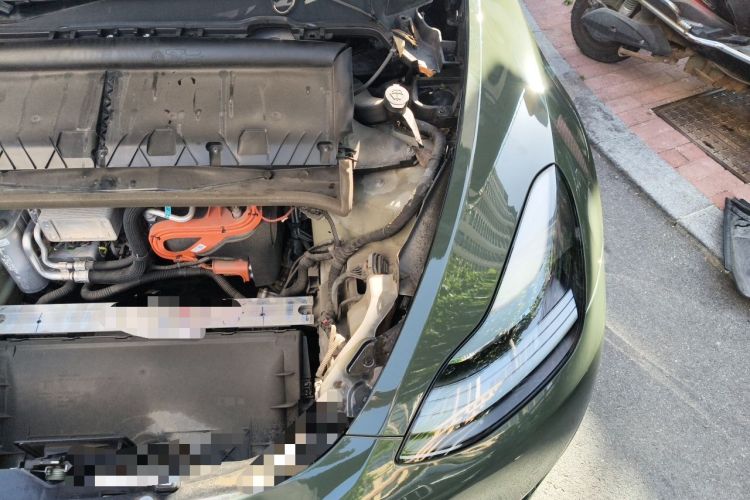 Used Tesla Model Y 2023 Rear-Wheel-Drive Version Engine Bay Left