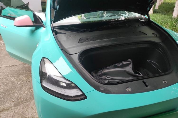 Used Tesla Model Y 2023 Rear-Wheel-Drive Version Engine Bay Right