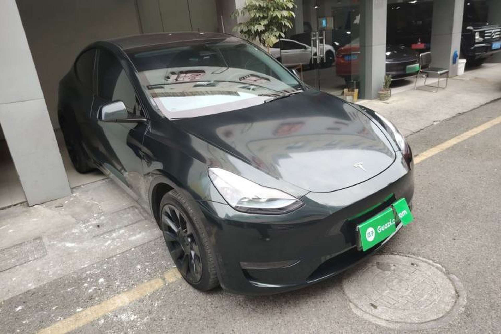 Used Tesla Model Y 2023 Long-Range All-Wheel-Drive Version Exterior 2