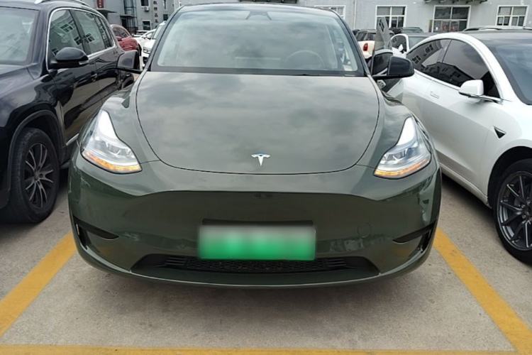 Used Tesla Model Y 2023 Rear-Wheel-Drive Version Front