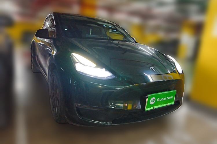 Used Tesla Model Y 2023 Long-Range All-Wheel-Drive Version Front Right 45 Deg