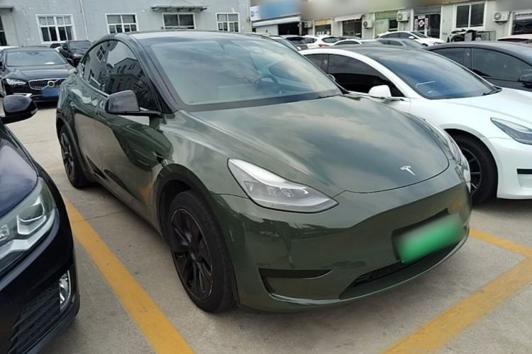 Used Tesla Model Y 2023 Rear-Wheel-Drive Version Front Right 45 Deg