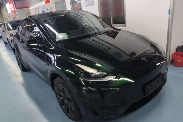 Used Tesla Model Y 2023 Rear-Wheel-Drive Version Front Right 45 Deg