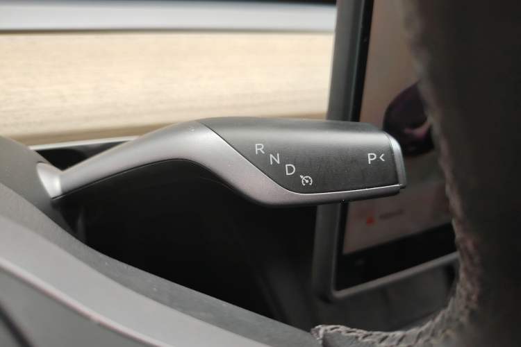 Used Tesla Model Y 2023 Long-Range All-Wheel-Drive Version Gear Lever
