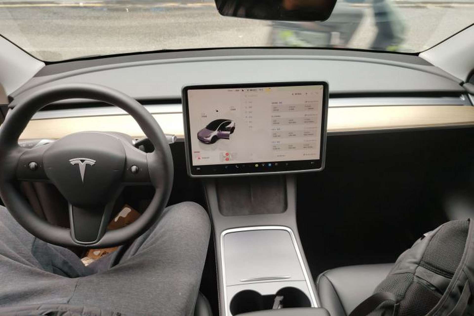 Used Tesla Model Y 2023 Long-Range All-Wheel-Drive Version Interior 2