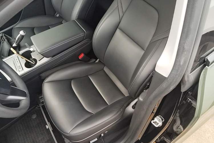 Used Tesla Model Y 2023 Rear-Wheel-Drive Version Left Front Seat