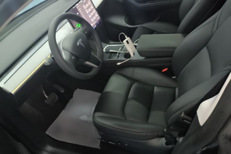 Used Tesla Model Y 2023 Rear-Wheel-Drive Version Left Front Seat