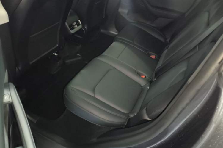 Used Tesla Model Y 2023 Rear-Wheel-Drive Version Left Rear Seat