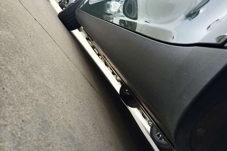Used Tesla Model Y 2023 Rear-Wheel-Drive Version Left Side Sill