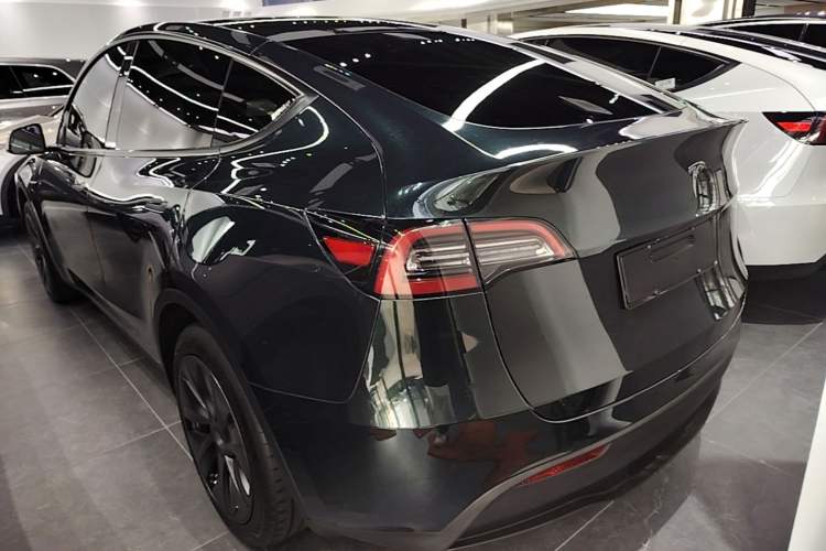 Used Tesla Model Y 2023 Rear-Wheel-Drive Version Rear Left 45 Deg