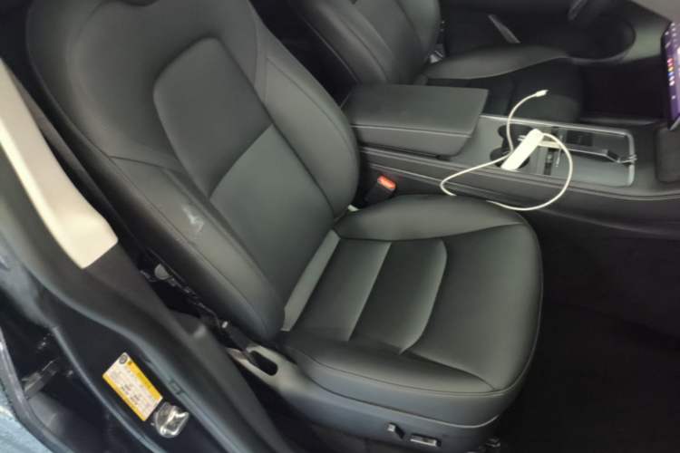 Used Tesla Model Y 2023 Rear-Wheel-Drive Version Right Front Seat