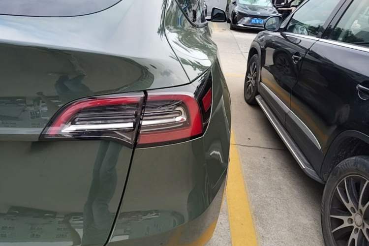 Used Tesla Model Y 2023 Rear-Wheel-Drive Version Right Rear Taillight