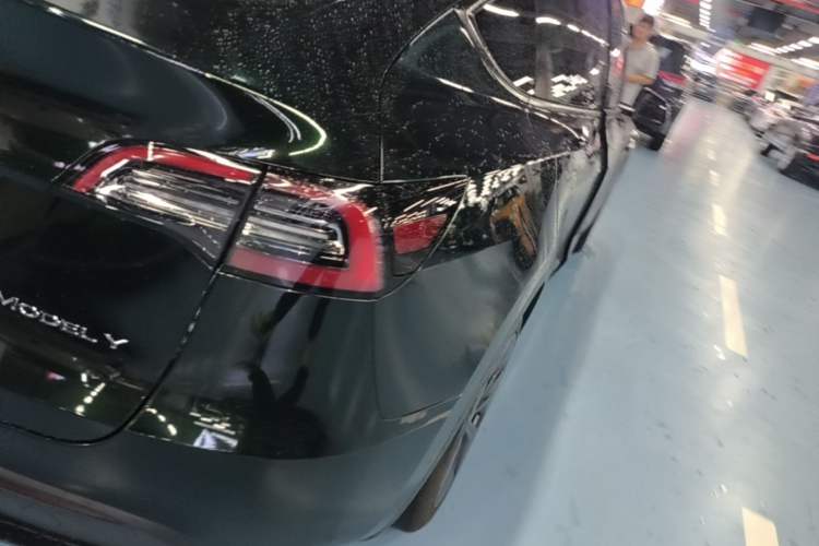 Used Tesla Model Y 2023 Rear-Wheel-Drive Version Right Rear Taillight