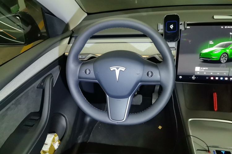 Used Tesla Model Y 2023 Rear-Wheel-Drive Version Steering Wheel