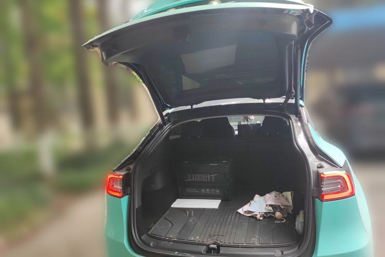 Used Tesla Model Y 2023 Rear-Wheel-Drive Version Trunk