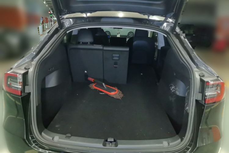 Used Tesla Model Y 2023 Rear-Wheel-Drive Version Trunk
