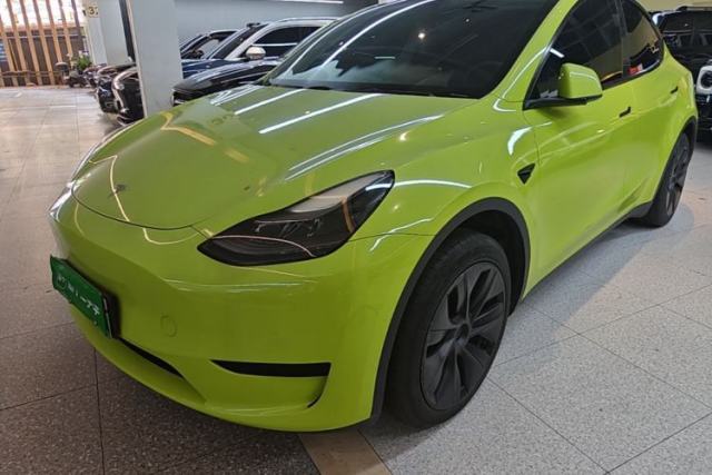 Tesla Model Y 2023 Rear-Wheel-Drive Version с пробегом