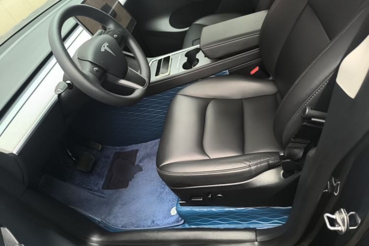 Used Tesla Model Y 2023 Rear-Wheel-Drive Version Left Front Seat