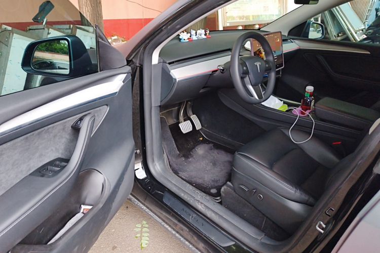 Used Tesla Model Y 2023 Rear-Wheel-Drive Version Driver Seat