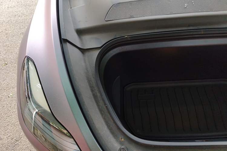 Used Tesla Model Y 2023 Rear-Wheel-Drive Version Engine Bay Right
