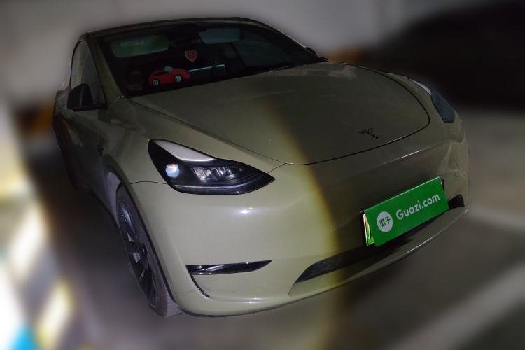 Used Tesla Model Y 2023 Long-Range All-Wheel-Drive Version Front Right 45 Deg
