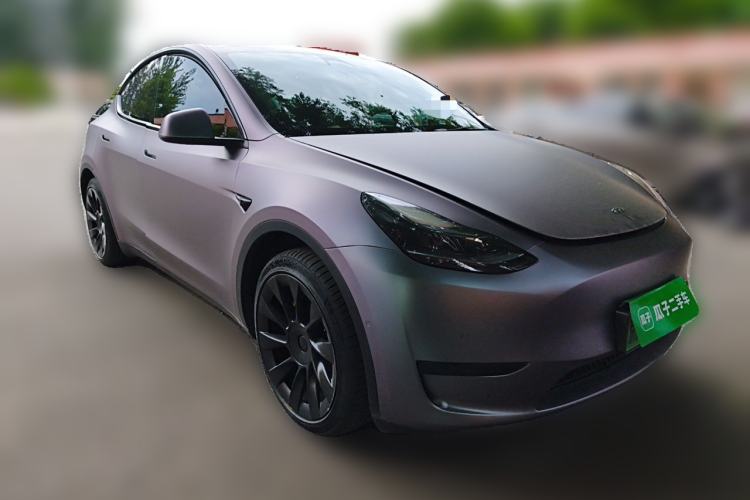 Used Tesla Model Y 2023 Rear-Wheel-Drive Version Front Right 45 Deg