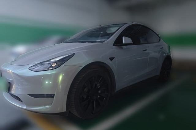 Used Tesla Model Y 2023 Long-Range All-Wheel-Drive Version