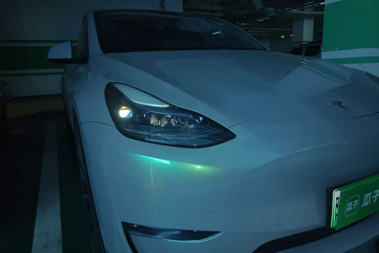Used Tesla Model Y 2023 Long-Range All-Wheel-Drive Version Right Front Headlight