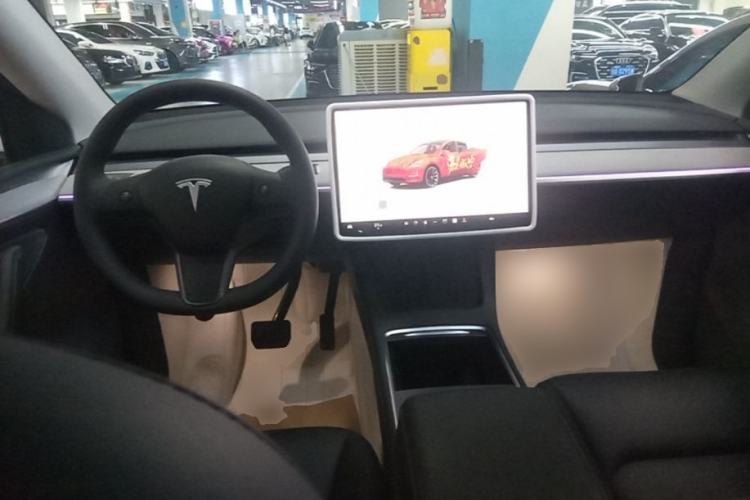Used Tesla Model Y 2023 Rear-Wheel-Drive Version Center Console
