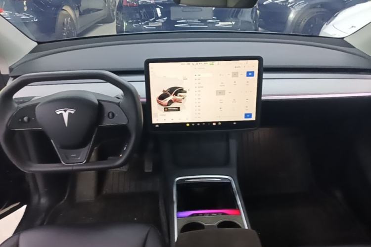 Used Tesla Model Y 2023 Rear-Wheel-Drive Version Center Console