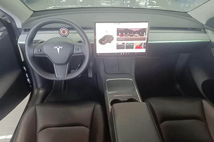 Used Tesla Model Y 2023 Rear-Wheel-Drive Version Center Console