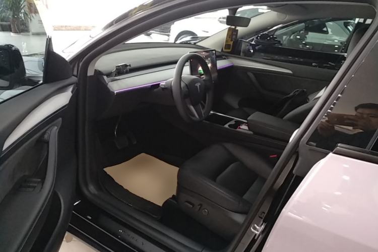 Used Tesla Model Y 2023 Rear-Wheel-Drive Version Driver Seat