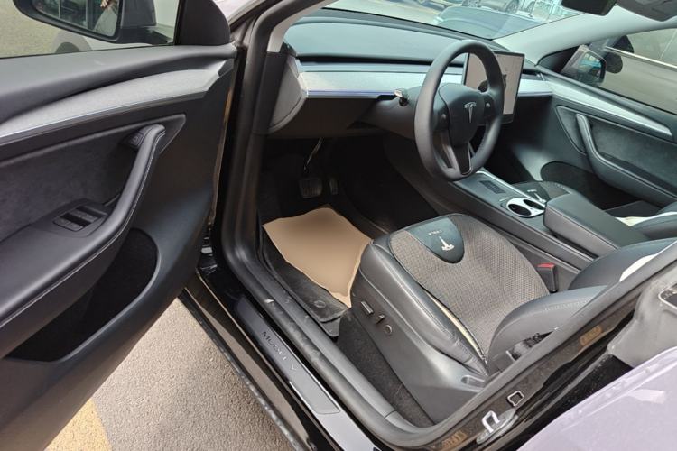 Used Tesla Model Y 2023 Rear-Wheel-Drive Version Driver Seat