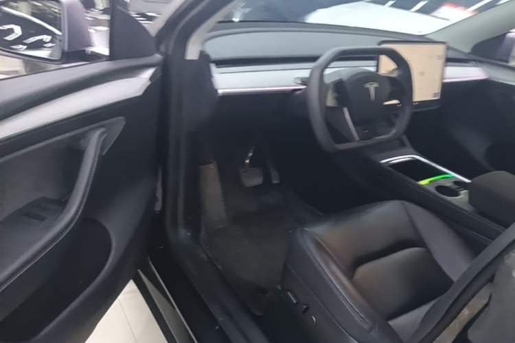 Used Tesla Model Y 2023 Rear-Wheel-Drive Version Driver Seat