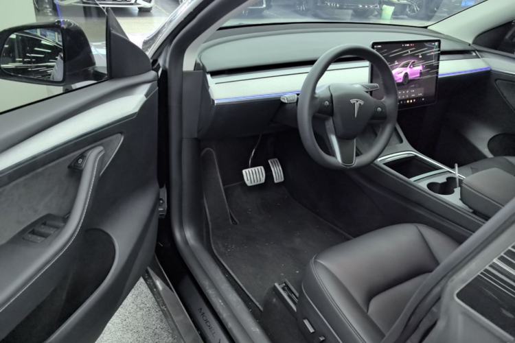Used Tesla Model Y 2023 High-Performance All-Wheel-Drive Version Driver Seat