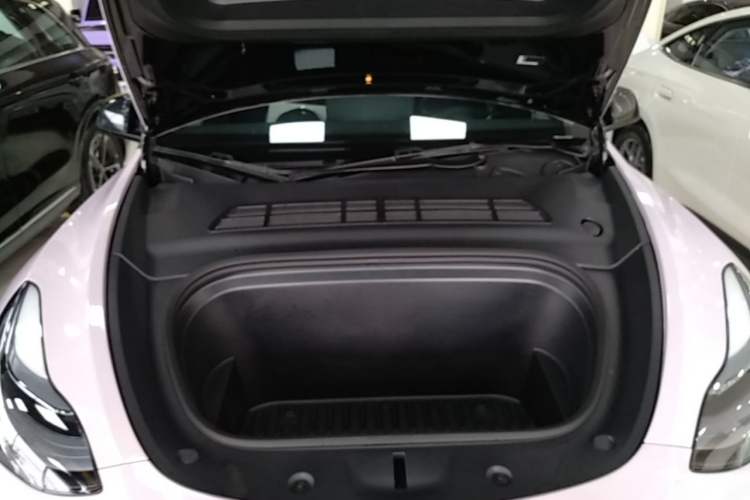 Used Tesla Model Y 2023 Rear-Wheel-Drive Version Engine Bay