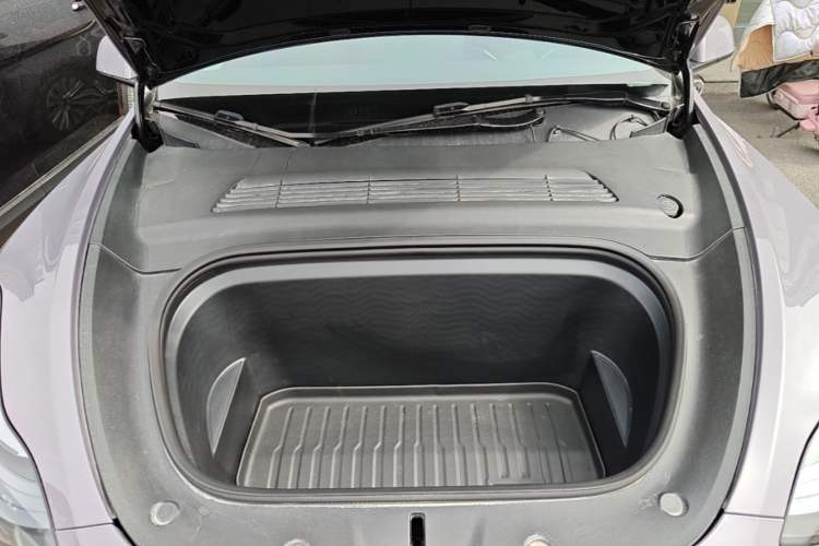 Used Tesla Model Y 2023 Rear-Wheel-Drive Version Engine Bay