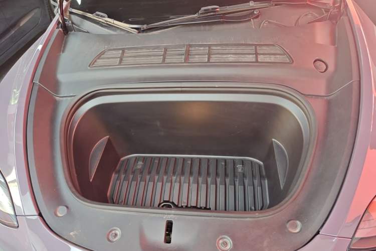 Used Tesla Model Y 2023 Rear-Wheel-Drive Version Engine Bay