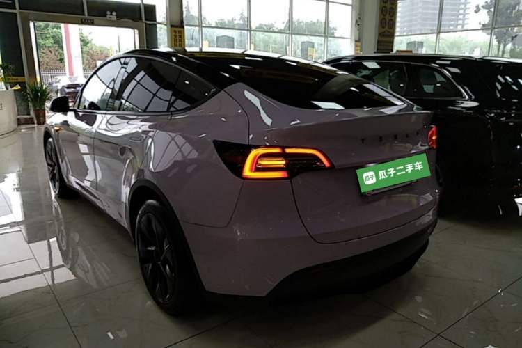 Used Tesla Model Y 2023 Rear-Wheel-Drive Version Exterior 2