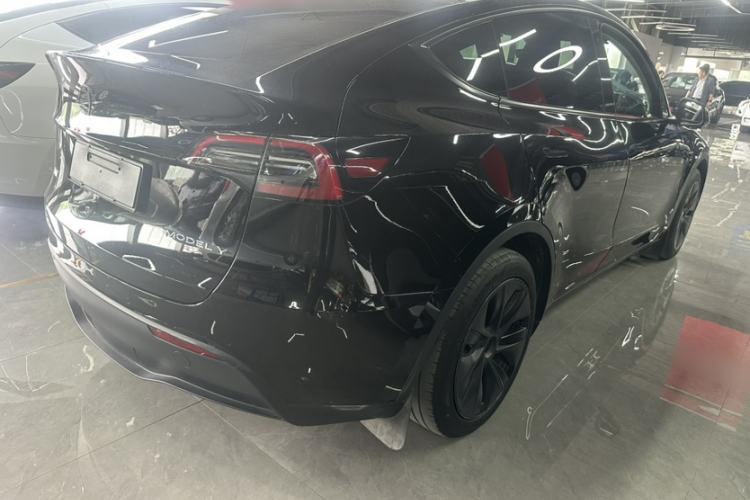 Used Tesla Model Y 2023 Rear-Wheel-Drive Version Exterior 4