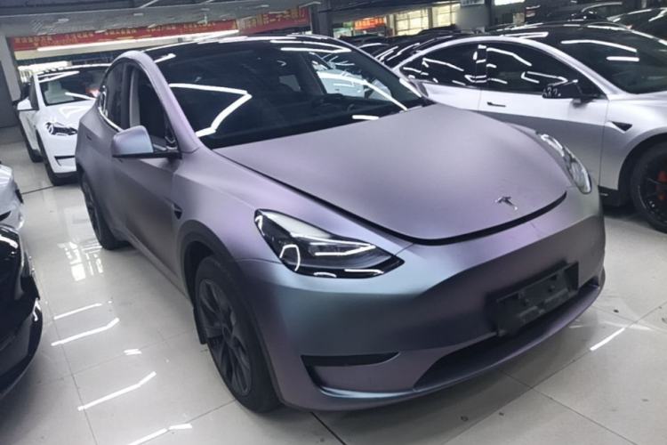Used Tesla Model Y 2023 Rear-Wheel-Drive Version Front Right 45 Deg