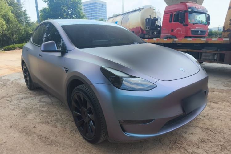 Used Tesla Model Y 2023 Long-Range All-Wheel-Drive Version Front Right 45 Deg