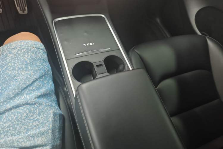 Used Tesla Model Y 2023 Long-Range All-Wheel-Drive Version Gear Lever