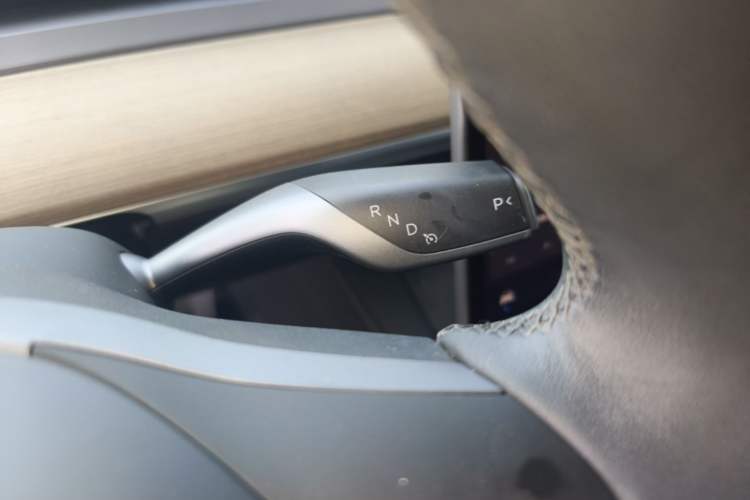 Used Tesla Model Y 2023 Long-Range All-Wheel-Drive Version Gear Lever