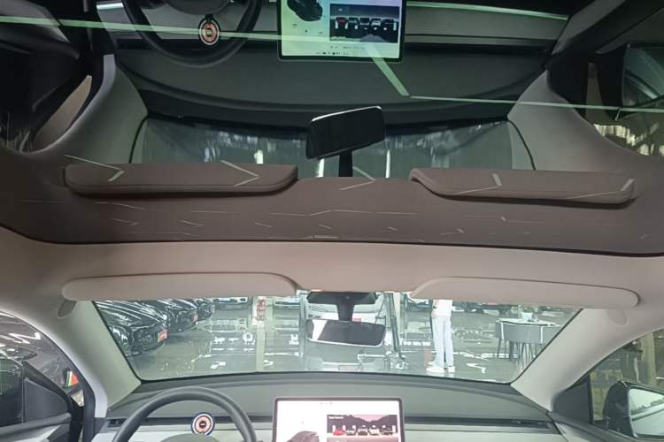 Used Tesla Model Y 2023 Rear-Wheel-Drive Version Headliner