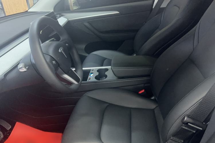 Used Tesla Model Y 2023 Rear-Wheel-Drive Version Interior 1