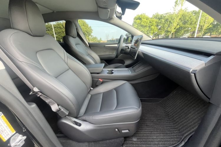Used Tesla Model Y 2023 Rear-Wheel-Drive Version Interior 11