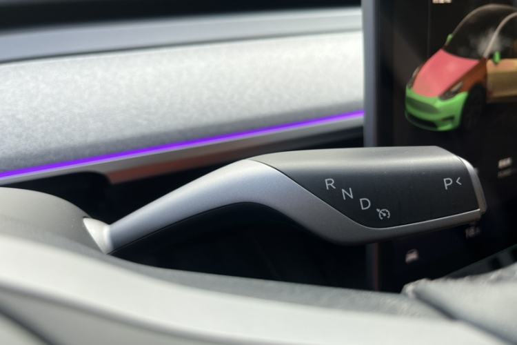 Used Tesla Model Y 2023 Rear-Wheel-Drive Version Interior 4