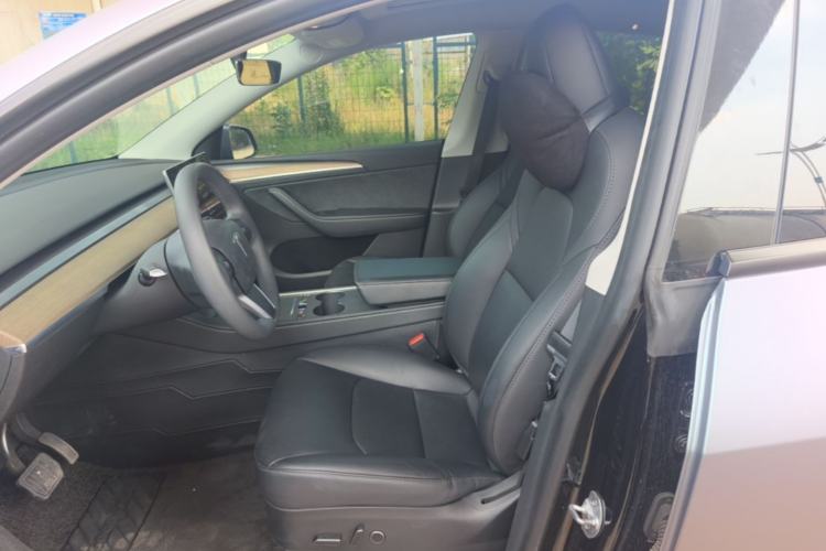 Used Tesla Model Y 2023 Long-Range All-Wheel-Drive Version Left Front Seat